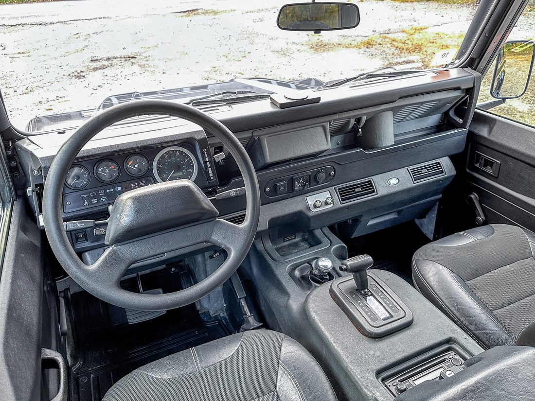 Suv in Newton, MA, United States 4 - 18190277