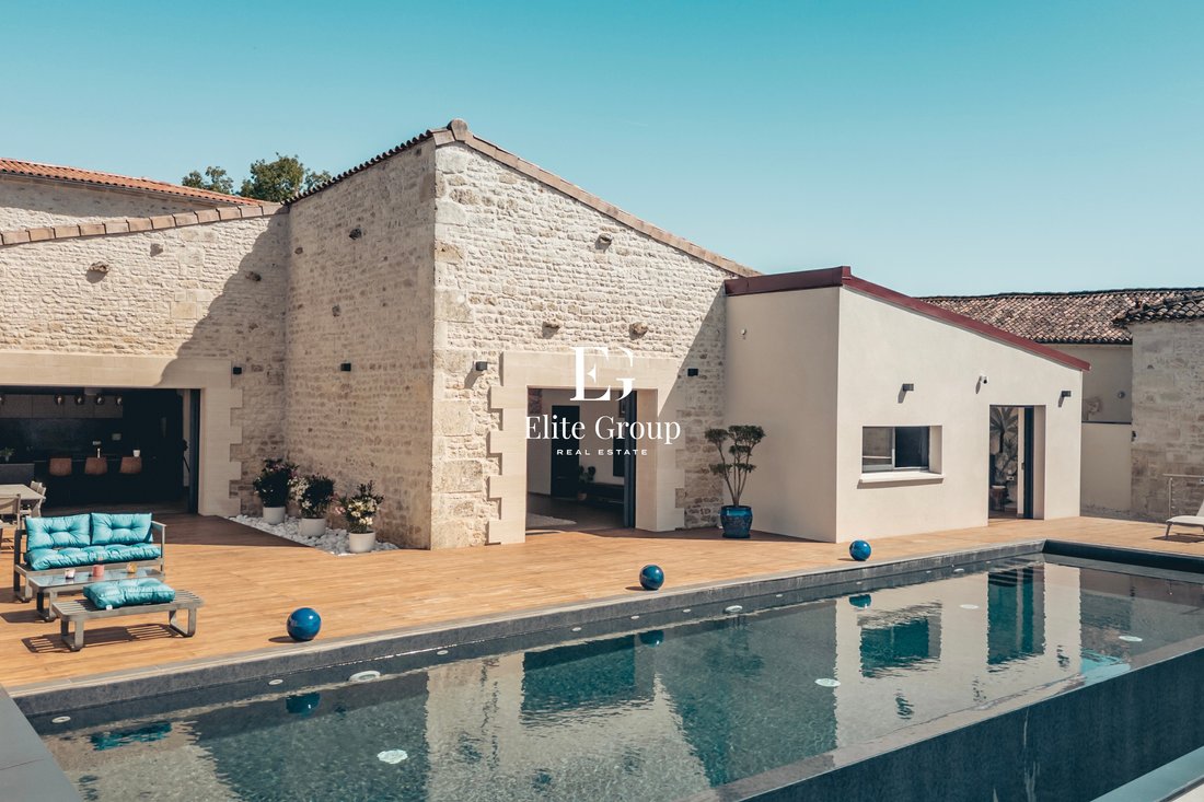 House in Moulidars, Nouvelle-Aquitaine, France 4 - 18189342