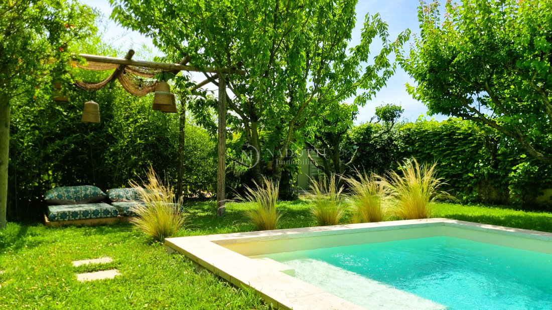 House in Centre Ville, Le Thor, France 2 - 18192577