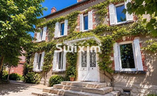House in Saint-Germain-du-Bois, Bourgogne – Franche-Comté, France 1