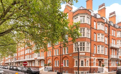 Townhouse in Holborn, Camden, England 1
