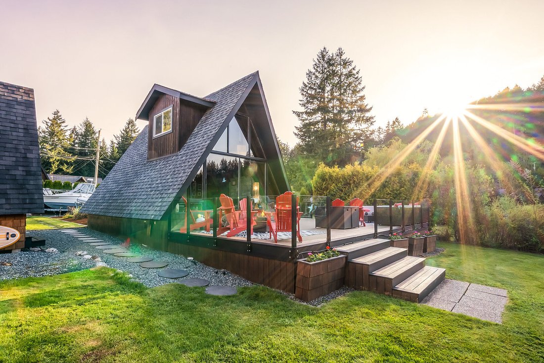 House in Shawnigan Lake, British Columbia, Canada 2 - 18189756