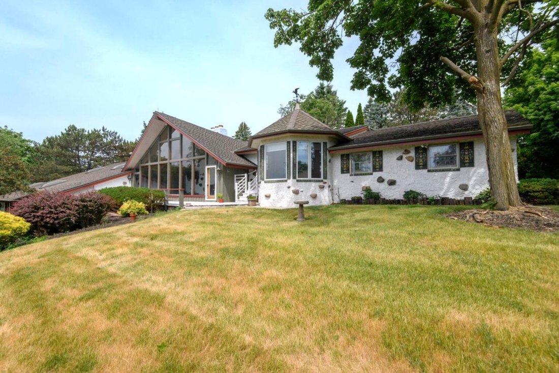 House in Menomonee Falls, Wisconsin, United States 3 - 18154707