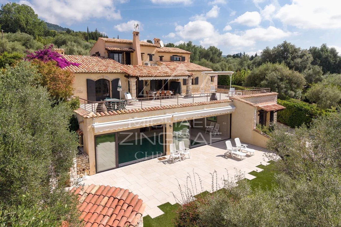 Villa in Tourrettes-sur-Loup, Provence-Alpes-Côte d'Azur, France 1 - 18188802