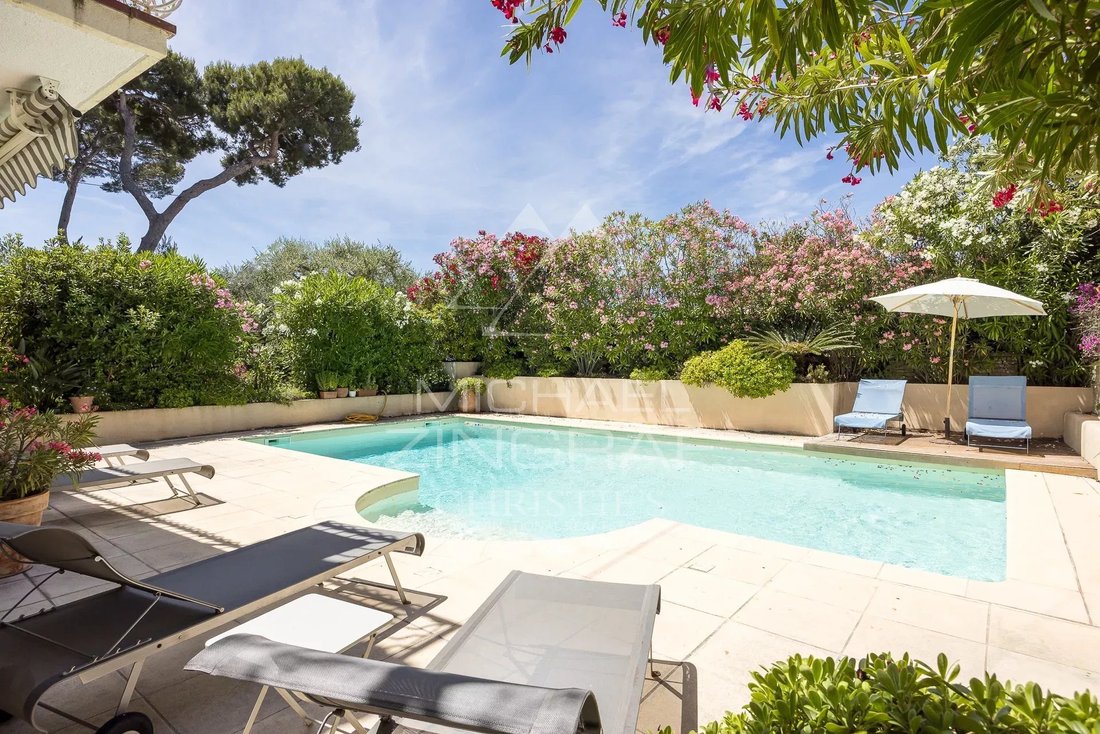 Villa in Antibes, Provence-Alpes-Côte d'Azur, France 4 - 18190414