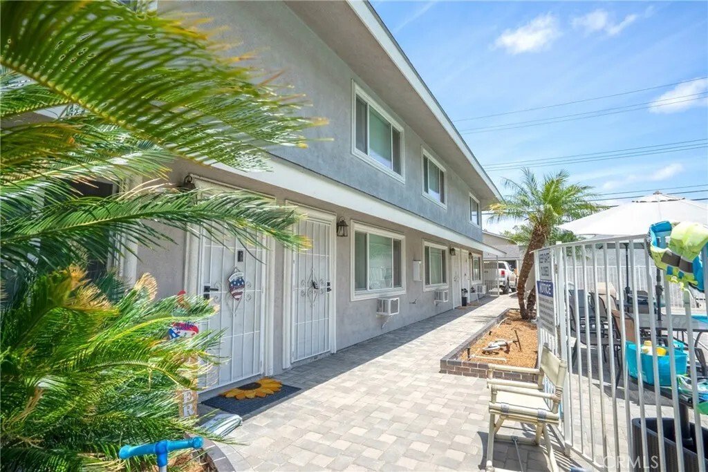 Garden Grove, California, United States 3 - 18193759