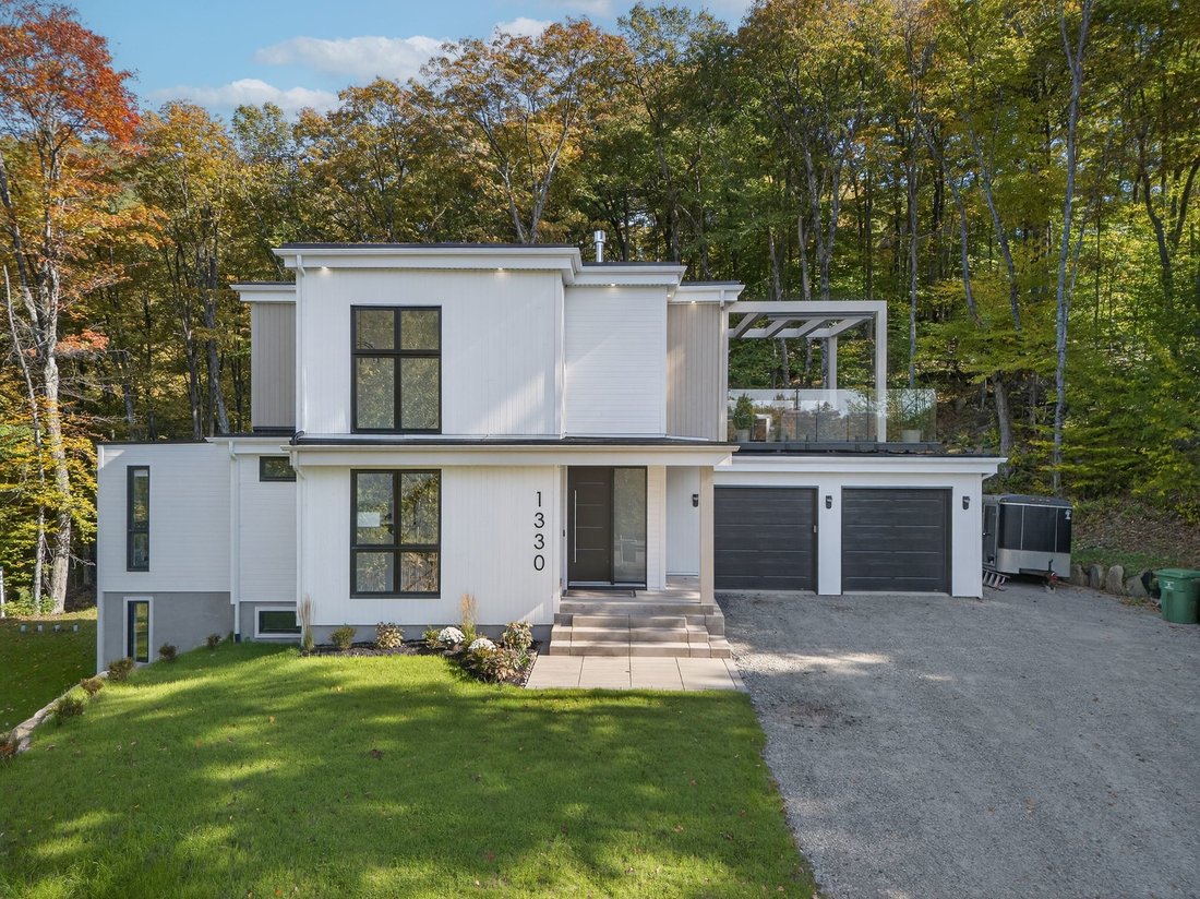 House in Mont-Tremblant, Quebec, Canada 1 - 17342911