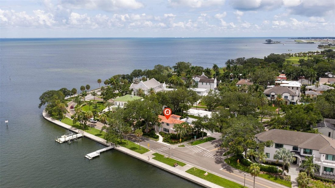 House in St. Petersburg, Florida, United States 1 - 18192783