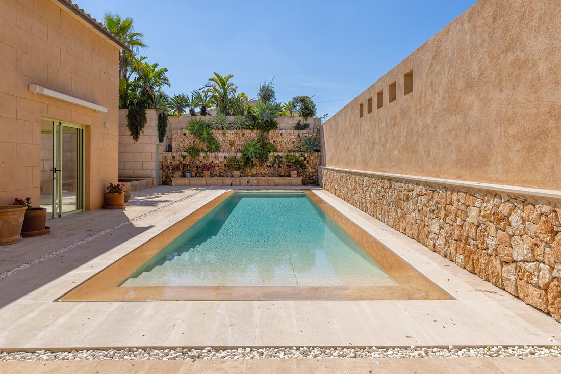 House in ses Salines, Balearic Islands, Spain 2 - 18194008