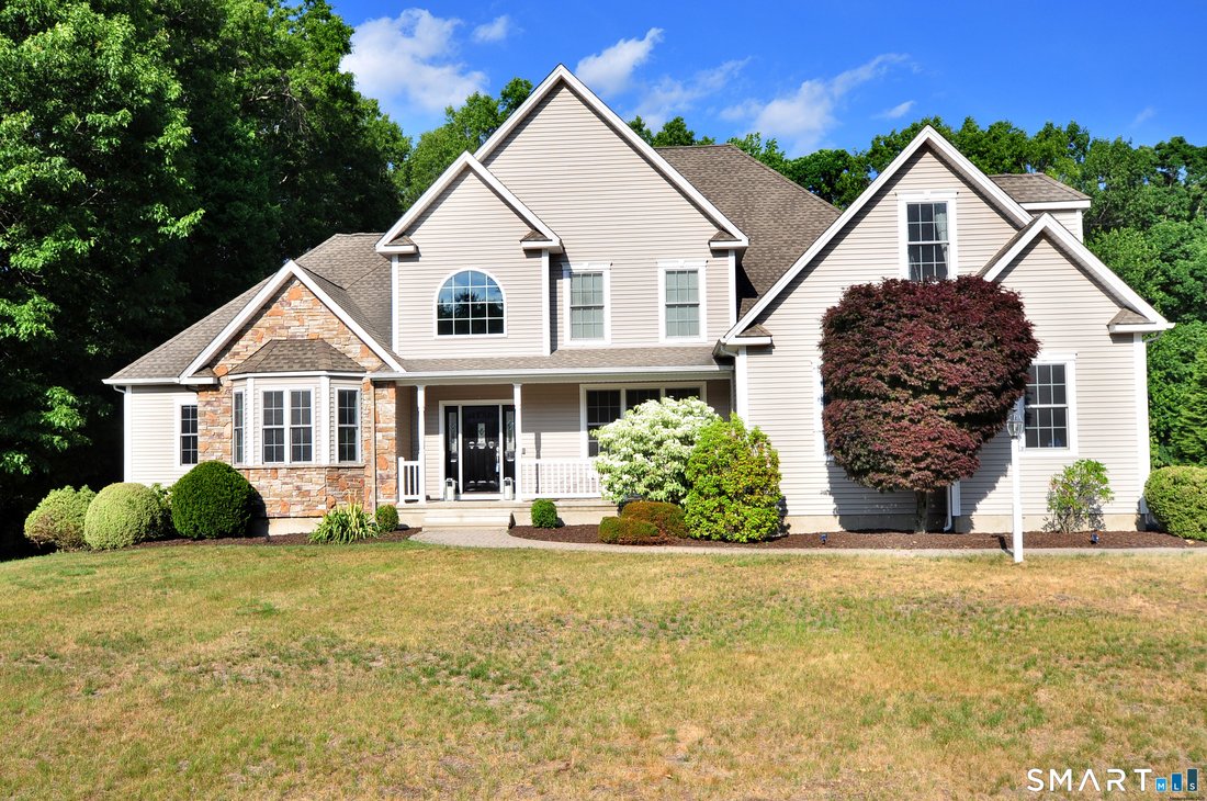 House in Windsor, Connecticut, United States 2 - 18192828