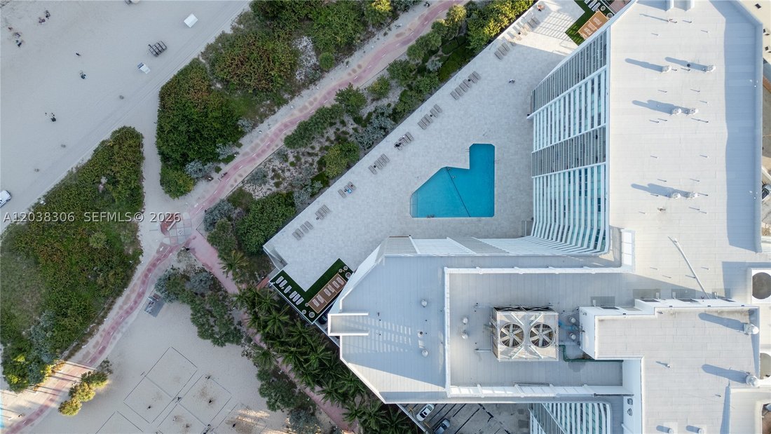 Condo in Miami Beach, Florida, United States 5 - 18193511