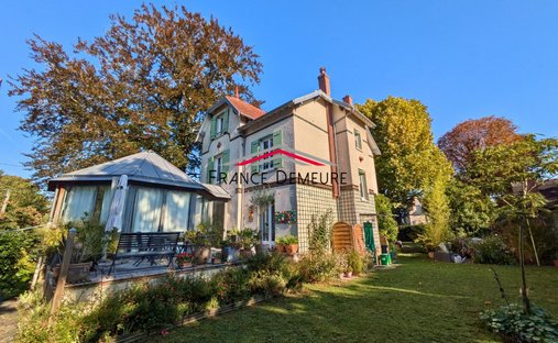House in Nogent-Cassan, L'Isle-Adam, France 1