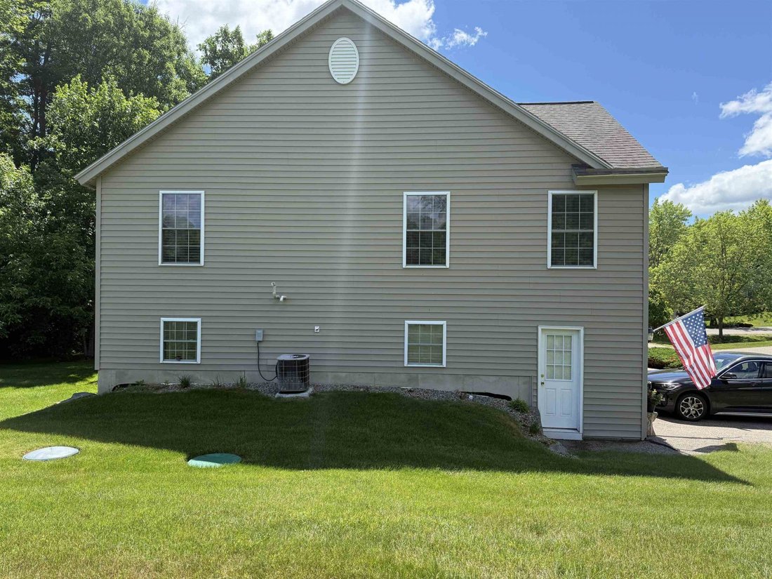 Condo in East Kingston, New Hampshire, United States 5 - 18195403