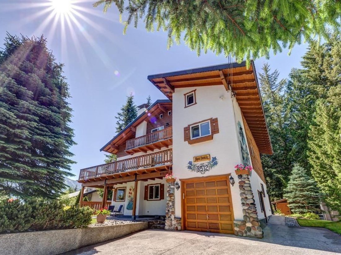 House in Whistler, British Columbia, Canada 1 - 18195376