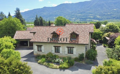 House in La Buissiere, Auvergne-Rhône-Alpes, France 1