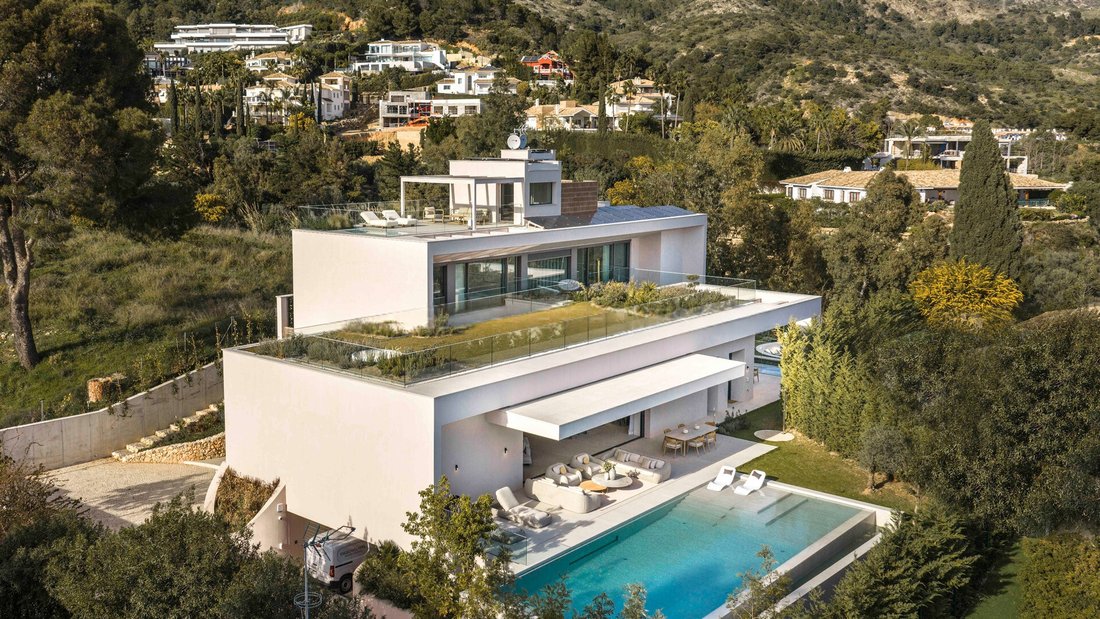 Villa in Sierra Blanca, Marbella, Spain 1 - 18197305