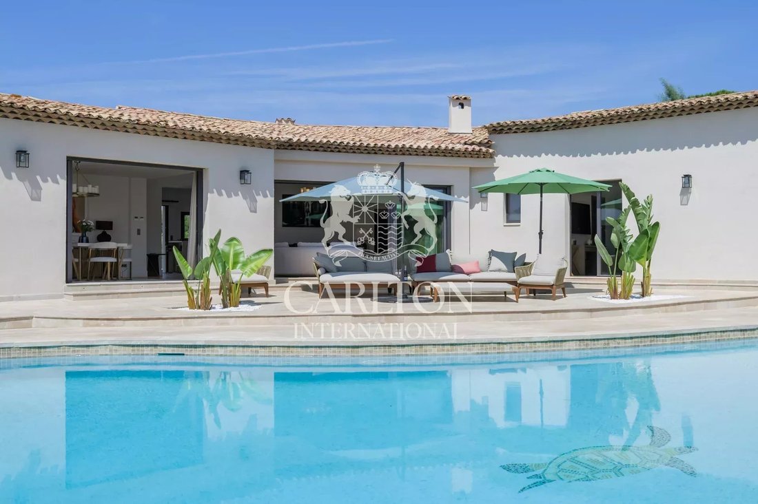 Villa in Cannes, Provence-Alpes-Côte d'Azur, France 1 - 18196292