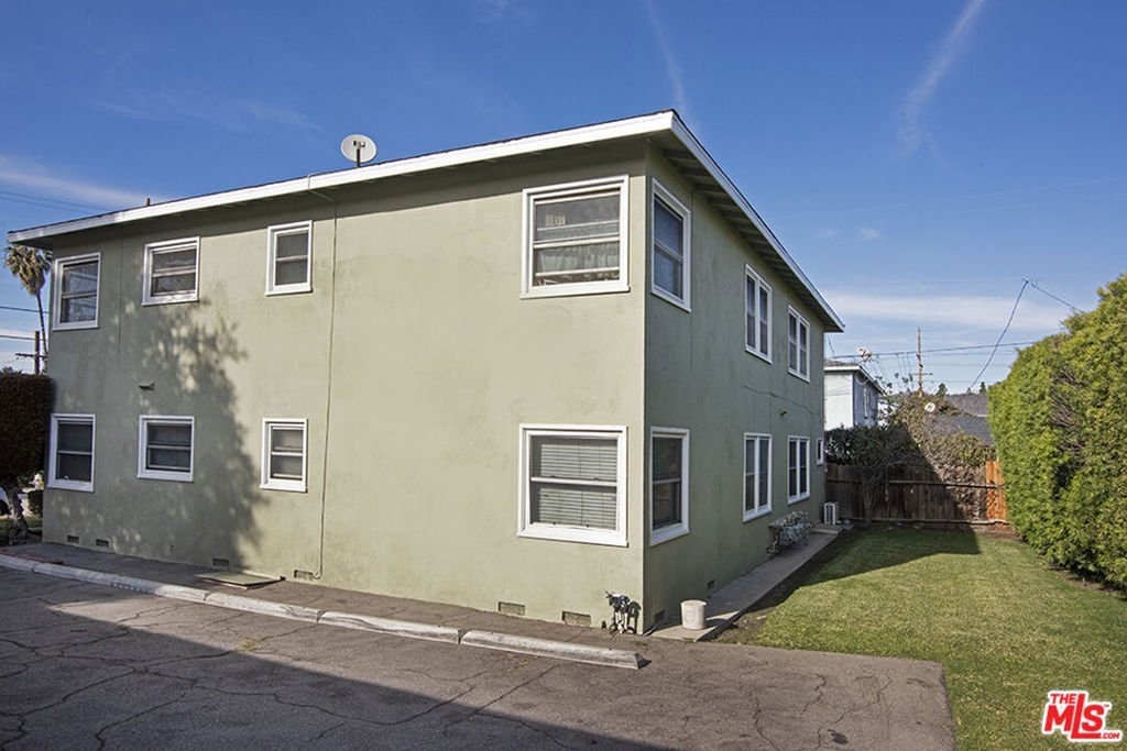Los Angeles, California, United States 4 - 18196426