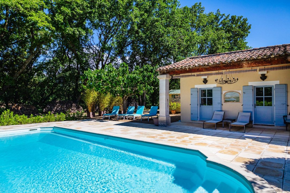 Estate in Gordes, Provence-Alpes-Côte d'Azur, France 2 - 18196936