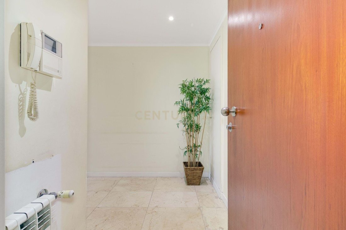 Apartment in Lumiar, Lisbon, Portugal 2 - 18197031