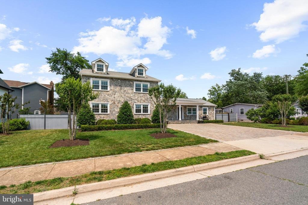 House in West Falls Church, Virginia, United States 1 - 18196171