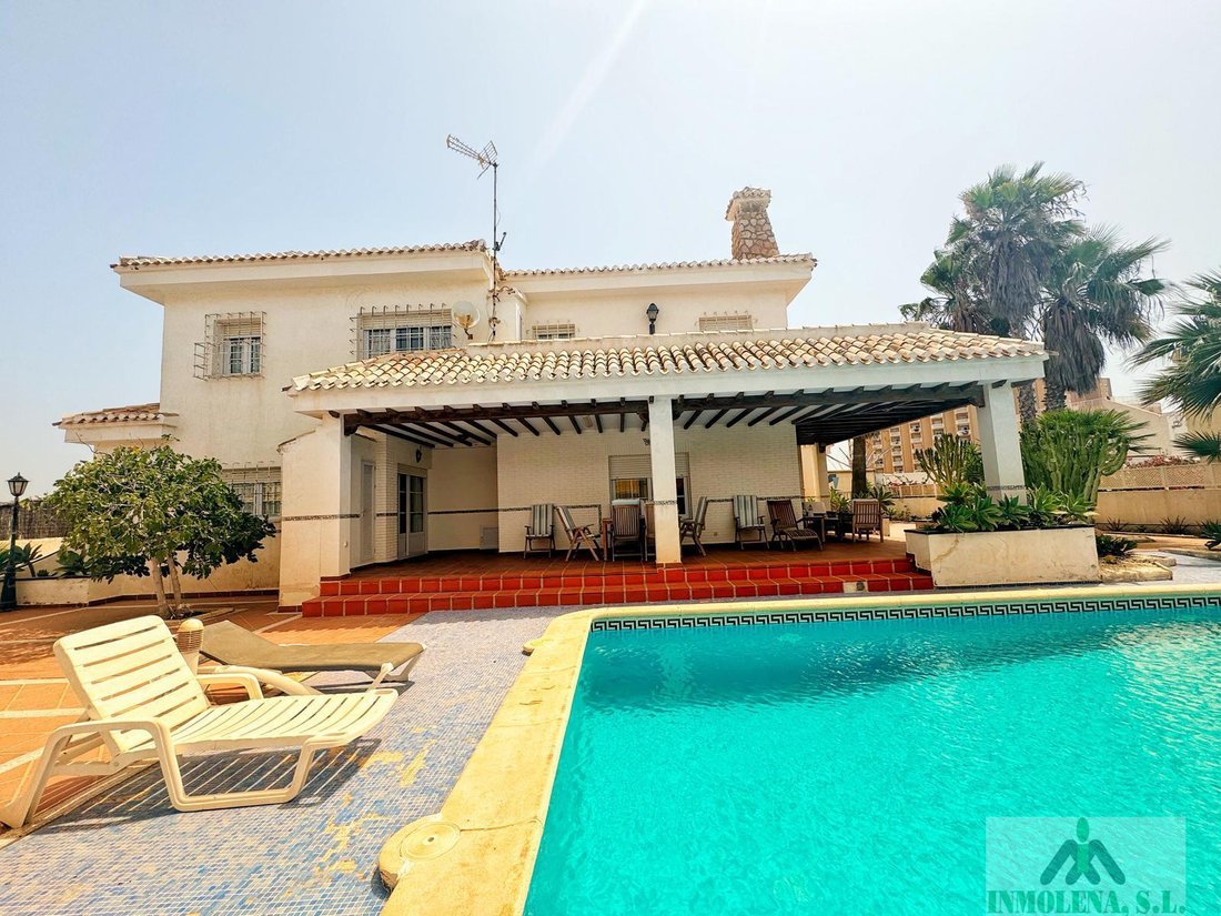 Chalet in La Manga del Mar Menor, San Javier, Región de Murcia 1 - 14613143