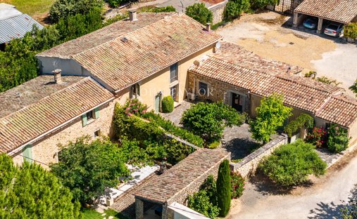 Country House in Bonnieux, Provence-Alpes-Côte d'Azur, France 1