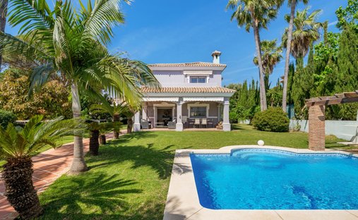 Villa à Estepona, Andalousie, Espagne 1
