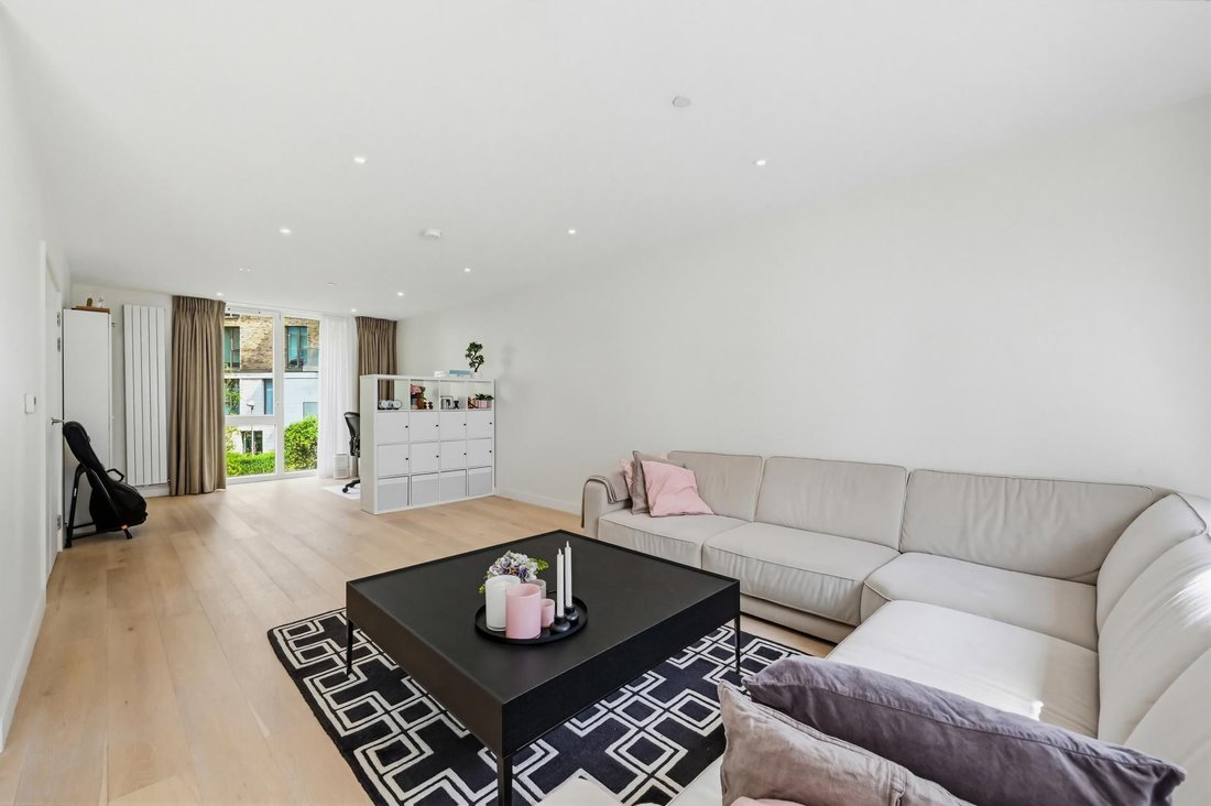 Townhouse en Victoria Docks, Newham, Inglaterra 2 - 18196163