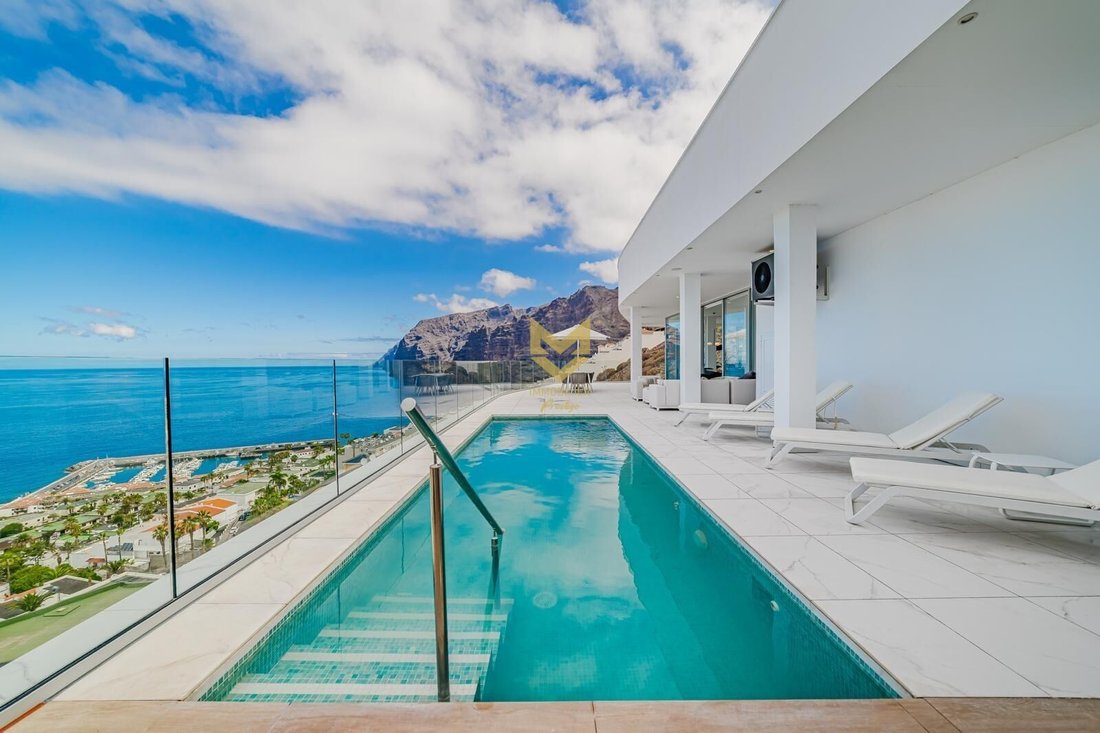 Apartment in Acantilados de Los Gigantes, Canary Islands, Spain 1 - 18196312