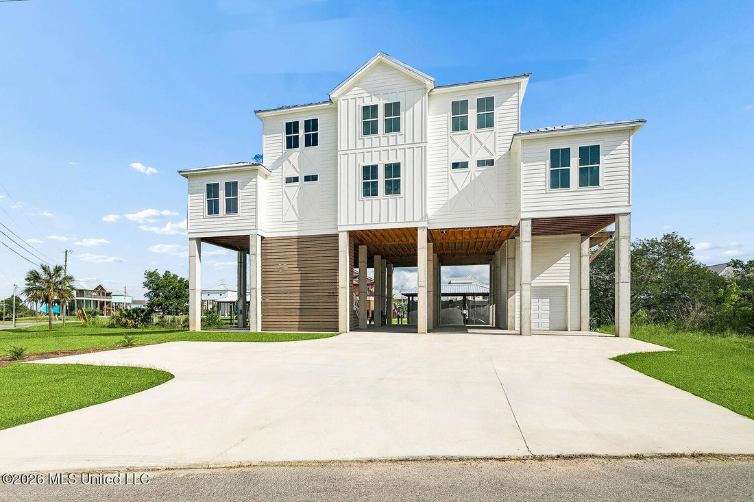 House in Bay St. Louis, Mississippi, United States 1 - 18196631