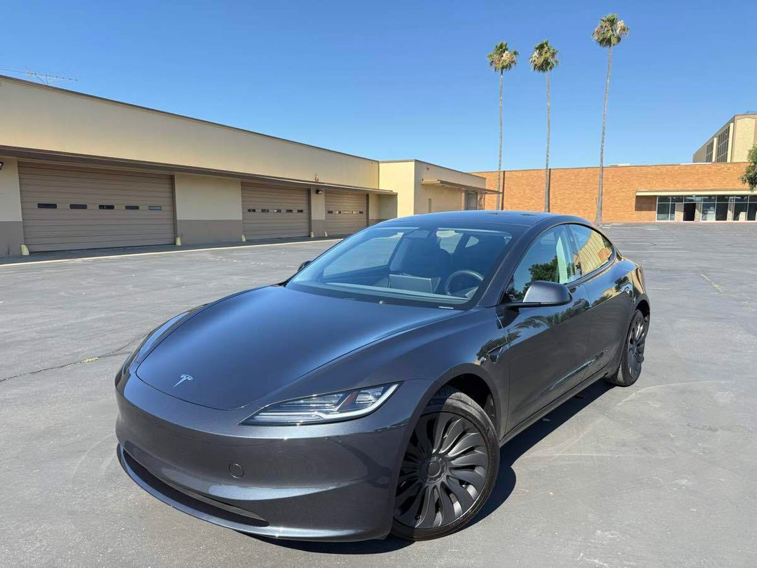 Sedan in Sacramento, CA, United States 3 - 18197061