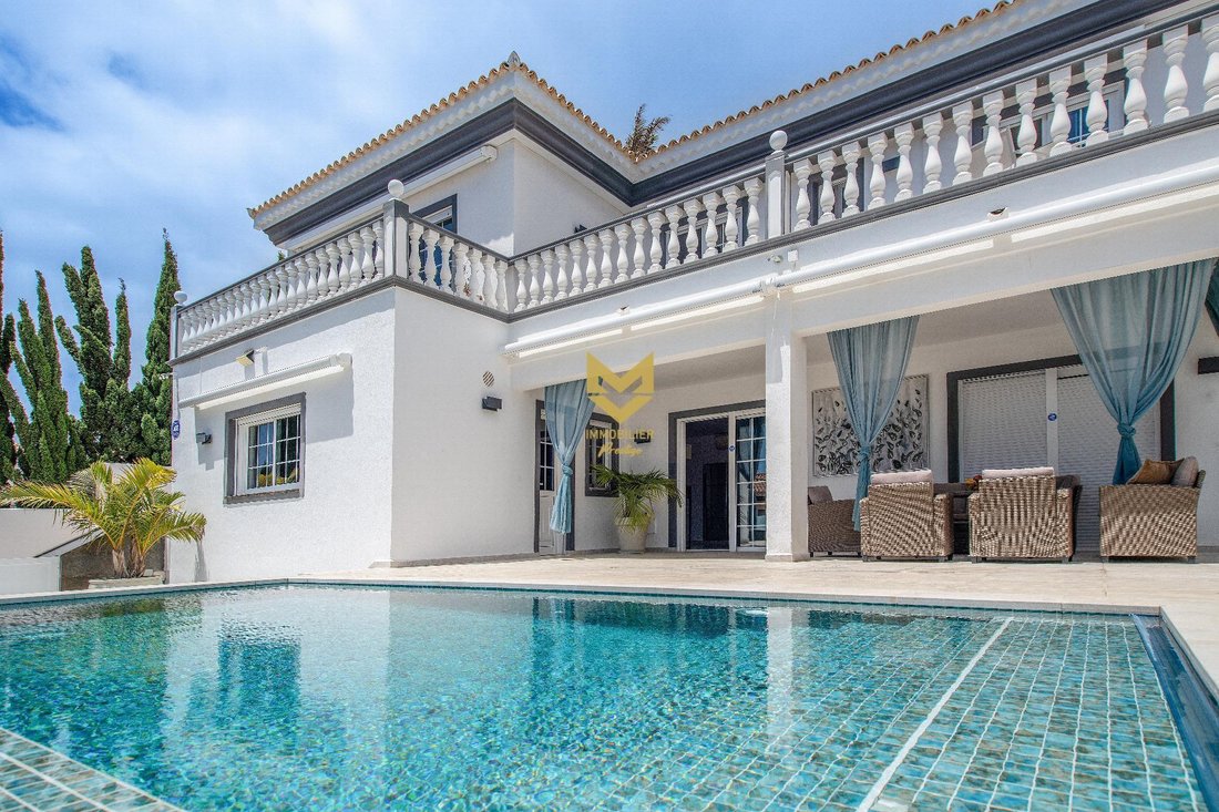 Villa in Costa Adeje, Adeje, Canary Islands 1 - 18196473