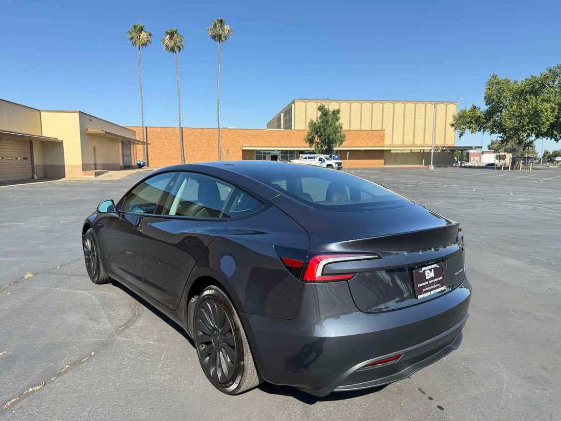 Sedan in Sacramento, CA, United States 5 - 18197061
