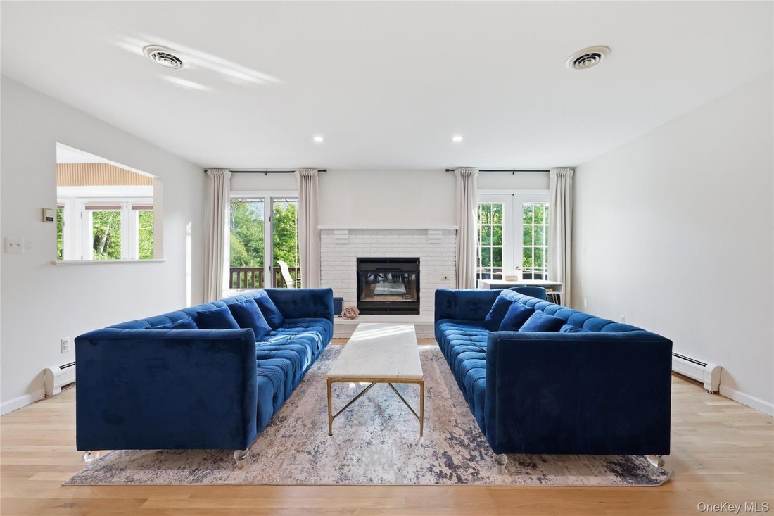 House in Airmont, New York, United States 4 - 18196119