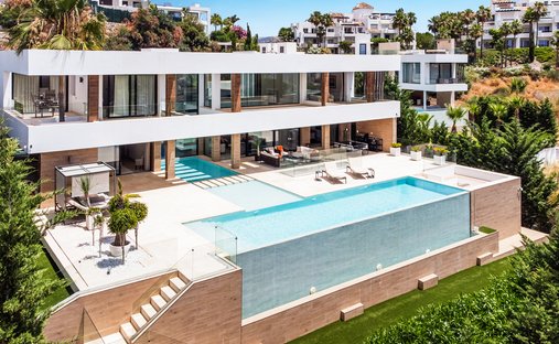 Villa in Benahavis, Andalusia, Spain 1