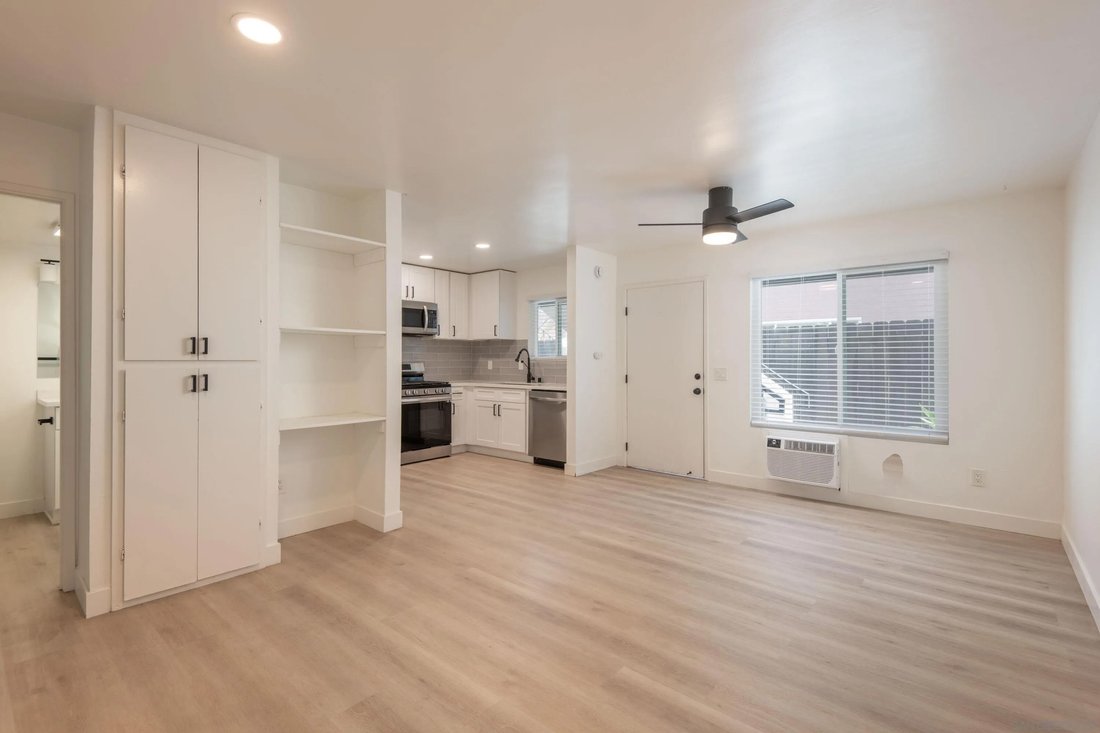 San Diego, California, United States 5 - 18196357