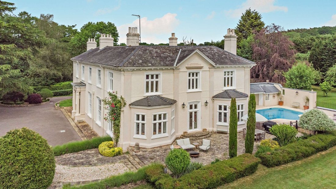 House in Warnham, England 1 - 18196322