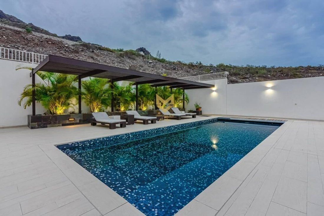 Villa in Costa Adeje, Adeje, Canary Islands 2 - 18196387