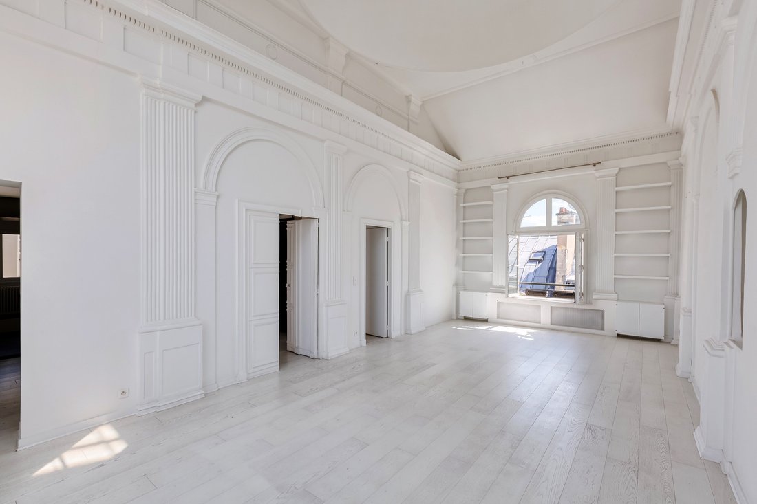 Apartment in Saint Germain des Prés, Paris 6e Arrondissement, Paris 4 - 18197222