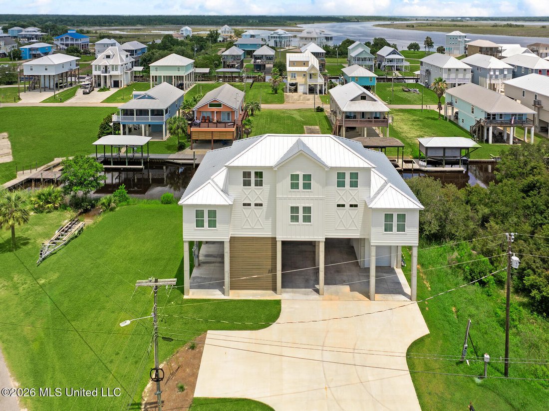 House in Bay St. Louis, Mississippi, United States 3 - 18196631