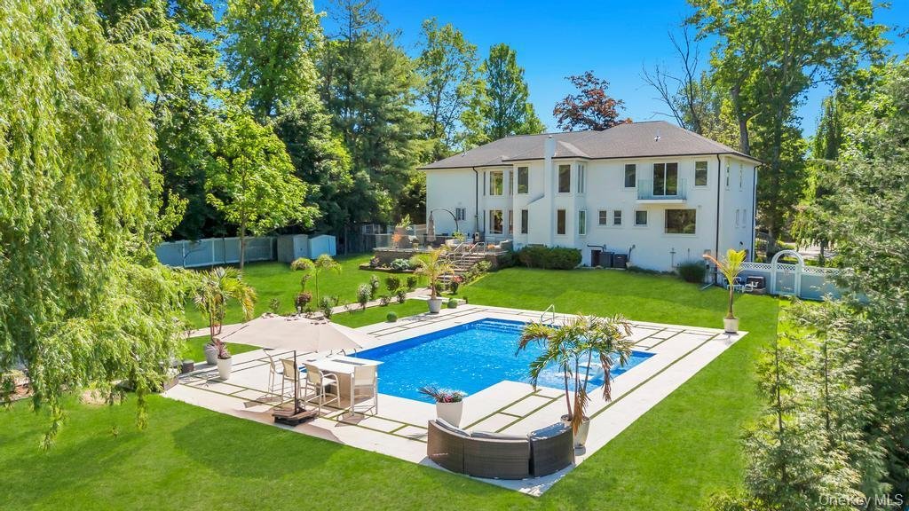 House in Melville, New York, United States 5 - 18196636