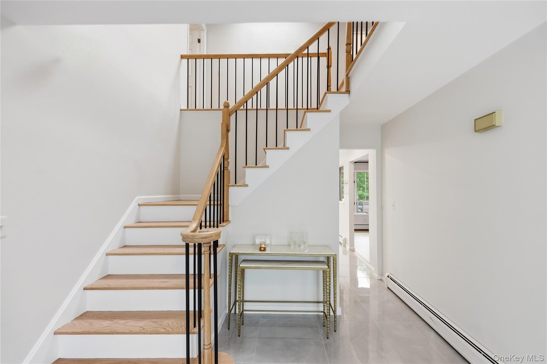 House in Airmont, New York, United States 3 - 18196119