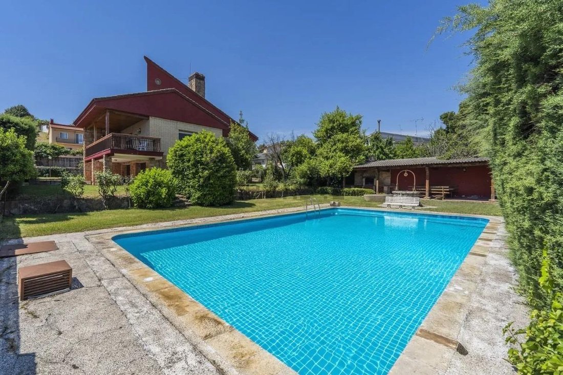 Villa in El Molar, Comunidad de Madrid, Spain 1 - 18197422