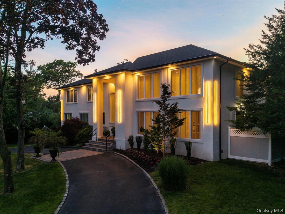 House in Melville, New York, United States 2 - 18196636