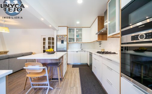 Apartment in Carnaxide e Queijas, Lisbon, Portugal 1