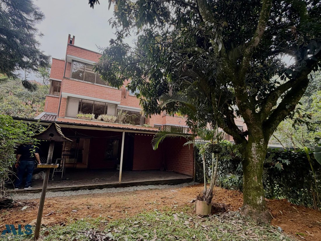 House in Medellín, Antioquia, Colombia 3 - 18196814