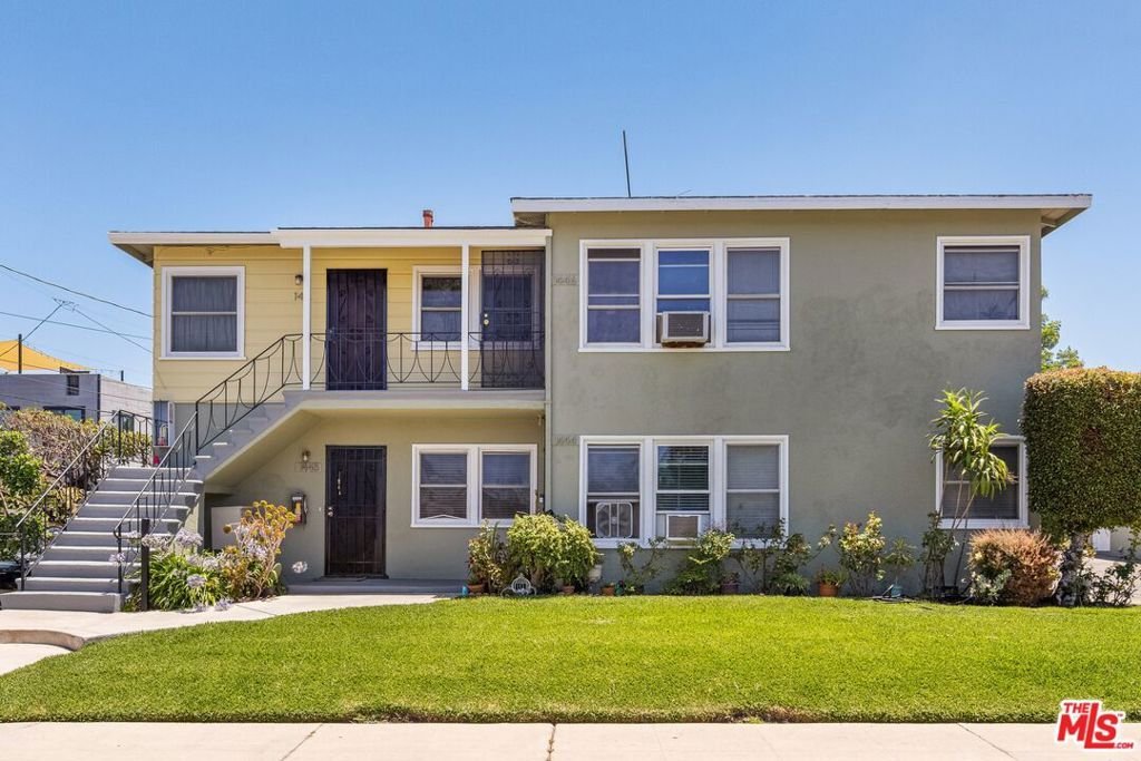 Los Angeles, California, United States 2 - 18196426