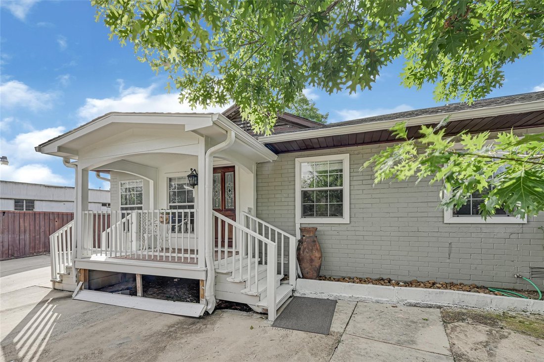 Houston, Texas, United States 2 - 18196501
