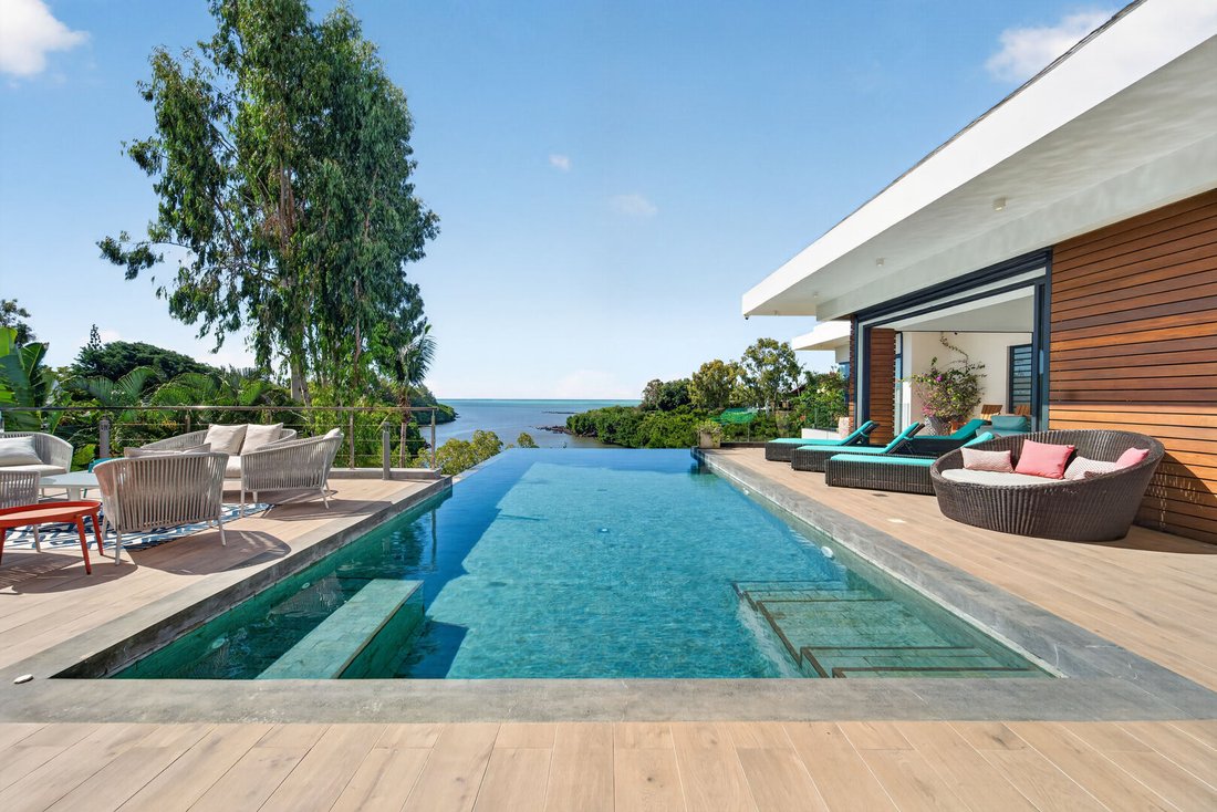 Villa in Roches Noires, Rivière du Rempart District, Mauritius 1 - 18196453